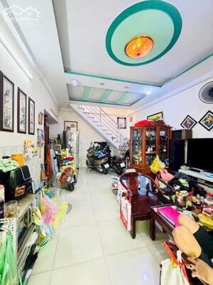 Bán nhà đi định cư, hẻm thông Lê Văn Sỹ Quận 3, ngang 5m, 120m2 DTsd, 4Pn,gần HXH, 6.85 Tỷ