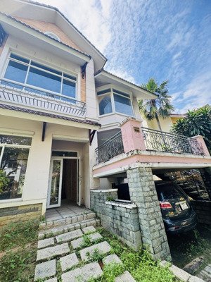 bán biệt thự thảo nguyên sài gòn quận 9 - 384m - 3 lầu nhà thô tiện decor theo ý