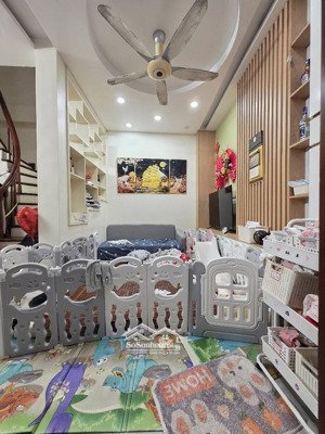 8.2 tỷ, bạch mai, 42m, gần bách kinh xây, sổ đỏ chính chủ