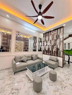 bán nhà giáp nhị 46m 4 tầng mt 3,4m sát ô tô - 2 mặt thoáng, ánh sáng tự nhiên -tặng full nội thất