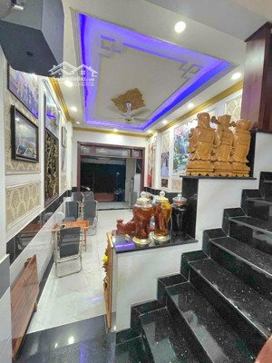 bán nhà ngã tư bốn xã 4x16m 4 tầng đường 5m nhỉnh 7 tỷ hơn