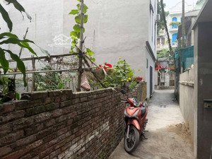 bán đất lạc long quân cầu giấy dt 90/97m x đất x mt 9,3m giá 23,85 tỷ có thương lượng