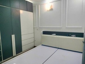 bác sỹ tâm nhờ bán nhà liên mạc cạnh hồ sen, ô tô đỗ ngày đêm, 5 tầng mới đẹp giá hơn 5 tỷ