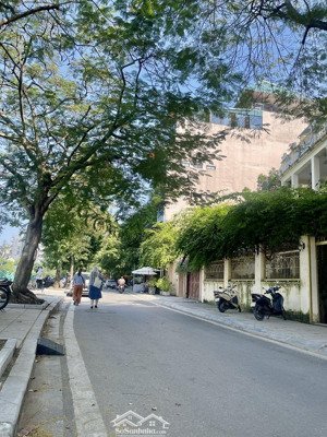 nhà đẹp tây hồ - ngõ nông gần ôtô-full nội thất-chỉ 12 tỷ sd 45m-sổ nét căng