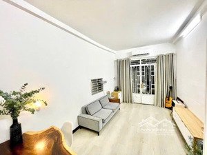 nhà gần chợ nguyễn đình chiểu, cách mt chỉ 10m, hẻm 1 sẹc, giá chỉ 8 tỷ, bao qh