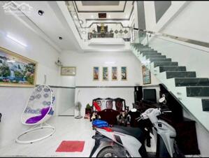 NHÀ 1 TRỆT 1 LỬNG – ĐÚC KIÊN CỐ – DỌN VÀO Ở NGAY GIÁP PHƯỜNG 4 VĨNH LONG