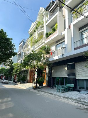 mặt tiền kinh doanh đỉnh đường xe hơi 12m có lề 3m - dt: 5x14m (70m2) nhà 4 tầng