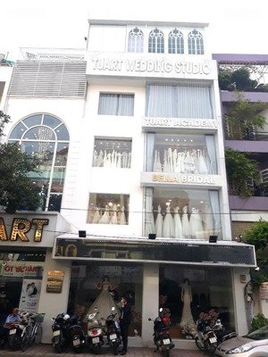 hạ giá tốt, cần bán nhanh, chủ bán nhà mt đường hồ văn huê p9 phú nhuận. dt: 7,75mx10m giá 20 tỷ