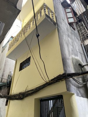 cho thuê nhà 2,5 tầng, cách mặt phố bạch mai 25 m, giá 3.8 tr