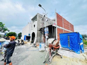 bên em còn vài lô đất nền tân phú trung, củ chi 80m2, shr giá 1tỷ8 thương lượng