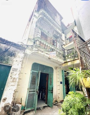 nhà cách phố trung kính 100m - ô tô đỗ cửa - 50m ra ô tô tránh - sổ đỏ giao dịch ngay - chỉ 10 tỷ