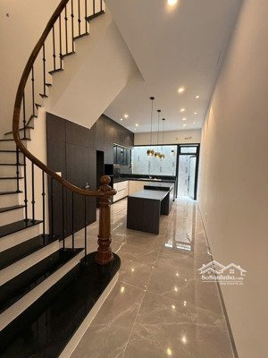 bán nhà ngọc thụy ,82m thang máy 5 tầng, 26,3tỷ,thoáng trước sau ở sang / làm vp/ cho thuê đỉnh