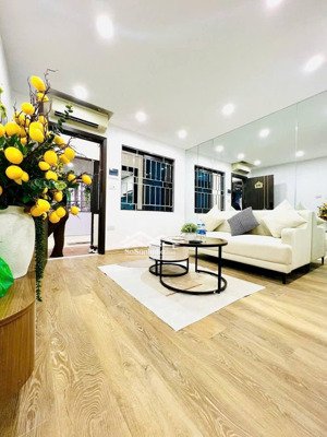 nhà đẹp, phố 8 - 3, hai bà trưng 65m2, tầng 2, giá 3.98 tỷ