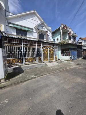 nhà 1 lầu 1 trệt. mt d3, có 5p trọ. an phú, thuận an, 9.6 tỷ, 277m2, hàng hiếm ngay chợ thông dụng