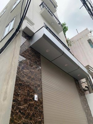 chính chủ bán nhà 4 tầng 35 m gần chợ nghĩa lộ tổ 5-yên nghĩa-ô tô cách 15 m-tiện cho thuê-5.85 tỉ