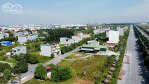 Bán 100m2 ngay cổng chào khu A dự án V-greencity phố nối