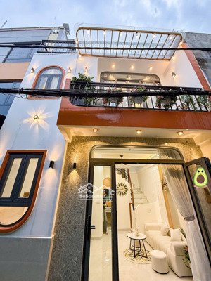 siêu phẩm ngang 5m cách hxh 1 căn nhà - lung linh nội thất sát phạm văn đồng - nhỉn 5 tỷ