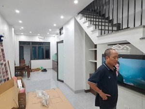 cho thuê nhà riêng đẹp tại hoàng văn thái, 13 triệu, 50m2, 4 tầng