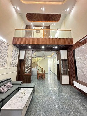 bán căn nhà gác đúc thật 2 mặt tiền trước sau- sát chợ trảng dài-giá 3 tỷ 190