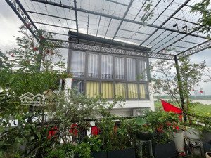 bán gấp nhà đẹp an dương vương chân cầu nhật tân
36m x 5t - lô góc full đồ - 7.5 tỷ. 