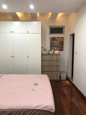 chính chủ bán nhà riêng lô góc ngõ - đường hoàng mai