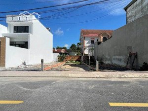 tôi chính chủ cần bán lô đất đẹp 5x22 mặt tiền đường nhựa ngay bệnh viện củ chi