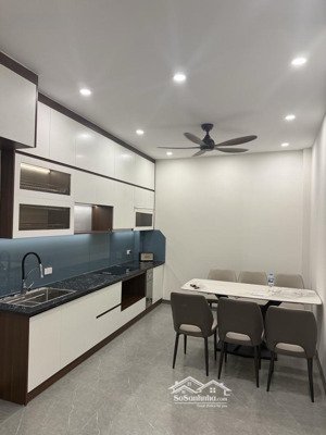 bán nhà sài đồng - long biên:dt 52m2 5tầng -4ngủ- hai mặt thoáng,gần hồ điều hòa, ôtô. hơn 8tỷ tý.