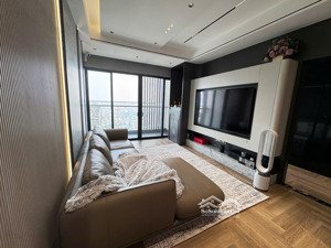 cực hiếm! chính chủ cần bán gấp trong tháng căn 135m 3n2wc full nội thất bc đn giá 16,5 tỷ có tl