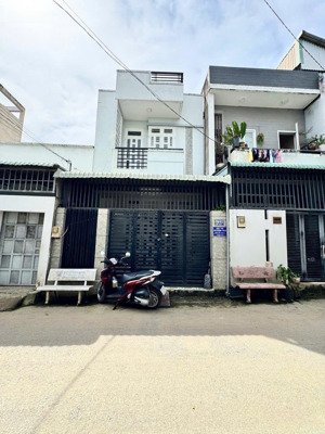 bán nhà trường lưu, phường long trường, quận 9 hẻm ô tô tới cửa sổ hồng riêng giá tốt 3,95 tỷ