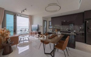 cho thuê 2 phòng ngủ rộng tới 100m2, nội thất cao cấp, hiện đại, giá 2000usd. tại empire city