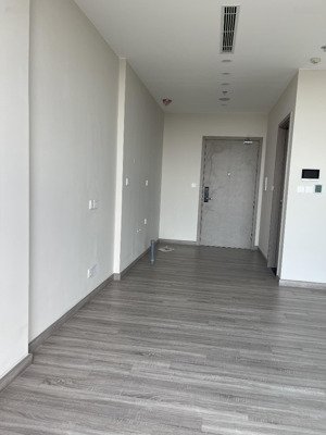 bán căn studio toà sf1 skyforest ban công hướng nam giá 2.7 tỷ bao phí