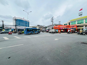 hot cuối năm bán nhà 1 trệt 2 lầu góc 2 mặt tiền đường số 2 trung tâm thủ đức sát phạm văn đồng!