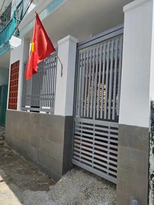 bán nhà cấp 4 mới hẻm 220 võ văn hát, giá 3,6 tỷ, dt 65m2, 2pn, 1wc, p.long trường, quận 9, tp.hcm