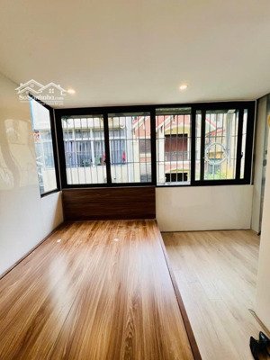 hiếm - nhanh tay với kịp - căn hộ tập thể lô góc lõi đống đa - đầy đủ tiện ích - ở ngay