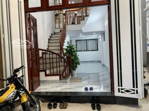 kim giang nhà mặt ngõ lô góc 3 thoáng vị trí đẹp - kinh doanh- nhà 5 tầng mới đẹp - nội thất full