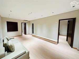 cần bán căn hộ tập thể nghĩa tân, ngõ 120 hoàng quốc việt, dt 70m2, full nt, tầng 3, giá 4,3 tỷ