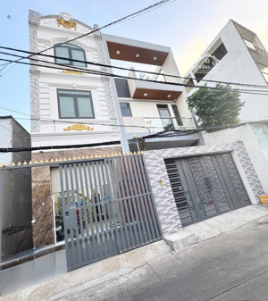 nhà sát tên lửa, 4m x 22m, 4 tầng đúc, hxh thông, chỉ 10m ra mặt tiền, gần aeon, chỉ 7,2 tỷ tl