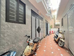 hiêm. nhà an thượng dt 50m2, 5 tầng, ngõ trước nhà 2,5m, 30m ra đường ô tô. giá chỉ 5,6x tỷ