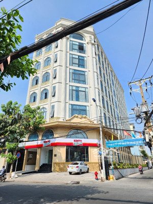 cho thuê mặt bằng góc 2 mặt tiền lâm văn bền