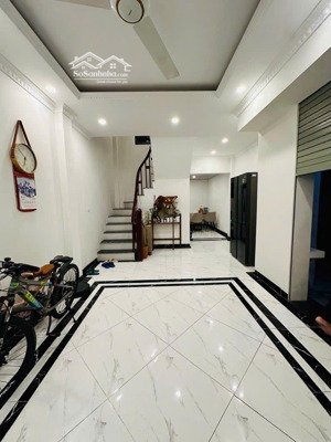 sài đồng- nguyên căn 5 tầng - mới đẹp - full đồ - 8tr