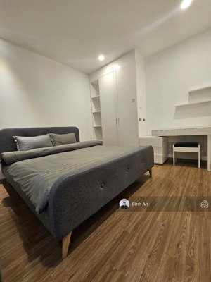 bán the gold view 81m2 view sông ngay quận 4. hỗ trợ vay trả góp 70% hotline: 