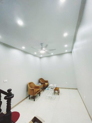 cho thuê nhà ở gia đình nguyên căn