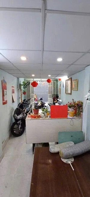 bán nhà mặt tiền cộng hòa - 2 tầng - cho thuê 18tr/th - gần sân bay - 6.2 tỷ