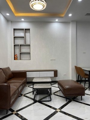 trương định 41m2 4 tầng 3 ngủ khép kín, gần phố, nở hậu chính chủ 6.5 tỷ