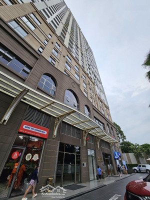 tôi cần cho thuê cho căn hộ 3pn garden gate , 120m2- 20 triệu , gần sân bay