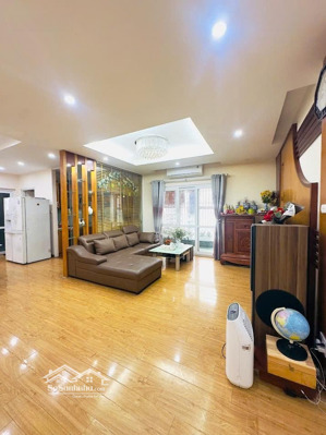 chủ nhà cần bán căn hộ chung cư tại 113 trung kính, 129m2, 3pn, 2wc ban công đông nam - 2 slot ô tô