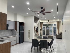 cho thuê nhà nguyên căn khu ecolakes mỹ phước4 phòng ngủ, 4 wc, full nội thất đẹp