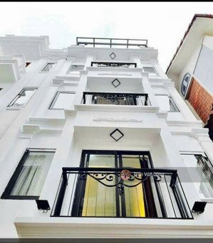 chính chủ bán căn nhà xây mới, thang máy nhập khẩu, ngay cuối đường văn tiến dũng, oto đỗ cửa