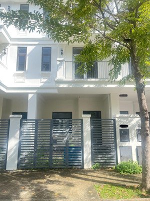 nhà phố liền kề 1 trệt 3 lầu hướng đông nam/tây bắc giá tốt