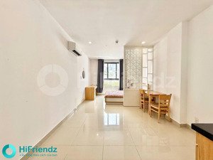 siêu phẩm căn hộ dịch vụ full nội thất cửa sổ lớn sát cầu nguyễn văn cừ - thang máy & bảo vệ